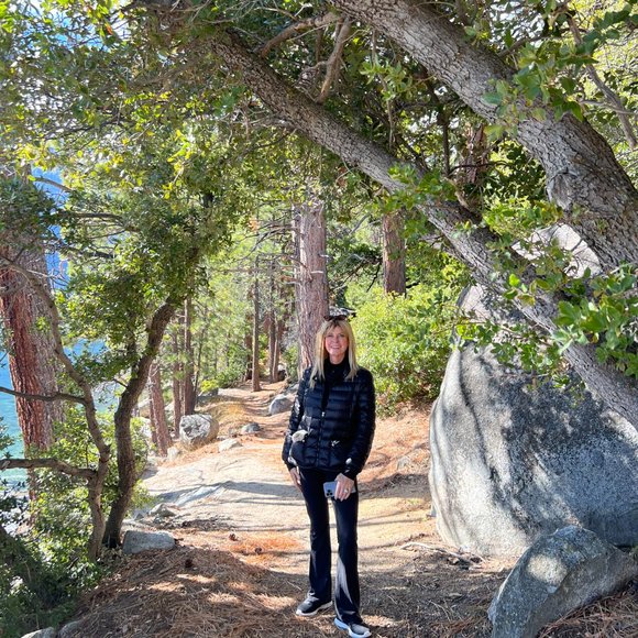 Meet your Posher, Annie G - Picture 4 of 5